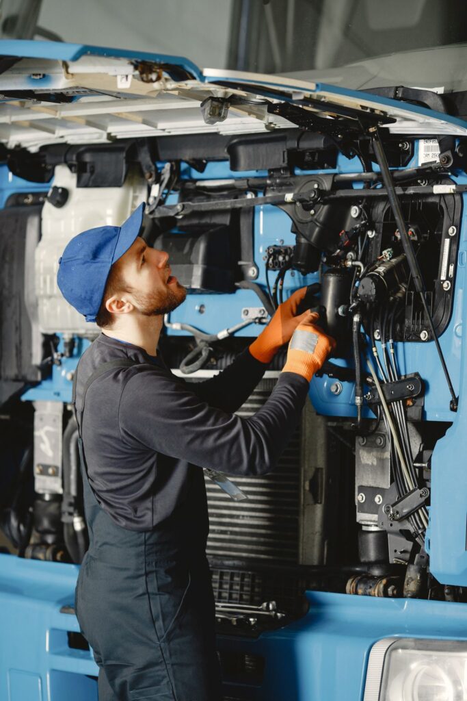 - TIR-PARTS - części do samochodów ciężarowych, naczep i przyczep Sprawdzone części do ciężarówek - TIR-PARTS S.C.